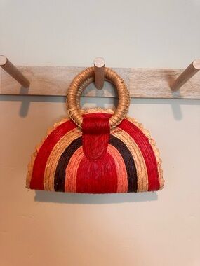 Handwoven Red, Pink, and Natural Straw Circle-Handle Women’s Bag
